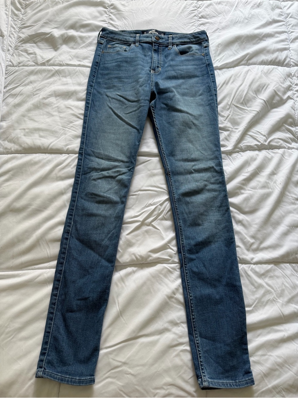 Hollister Women's Skinny Jeans in Medium Blue Wash